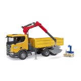 Bruder camion de constructii Scania Super 560R cu macara si 2 paleti
