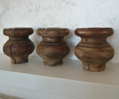 Set trei picioare din lemn vintage dulap noptiera mobilier vechi antice