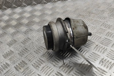 Suport motor st&amp;acirc;nga PORSCHE CAYENNE 92A 2011 OEM: 7P6199131D | 29491214 foto