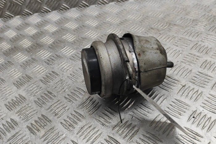 Suport motor st&acirc;nga PORSCHE CAYENNE 92A 2011 OEM: 7P6199131D | 29491214