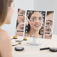 Oglinda Cosmetica Pentru Machiaj Make Up - Cu Led si Efect de Marire foto