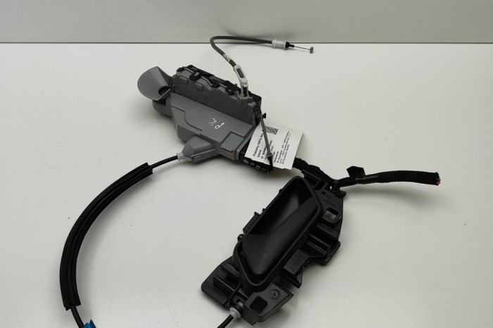 &Icirc;ncuietoare ușă st&acirc;nga față OPEL COMBO Box Body/MPV K9 2022 OEM: 9819743977,16943582 29484512