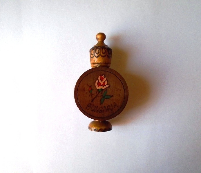 Recipient artizanal din lemn pirogravat pentru mostra parfum, Bulgaria