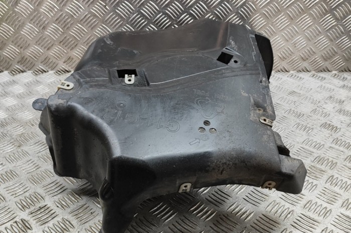 Scut motor dreapta spate BMW 7 G11, G12 2014 OEM: 7351646 26276324