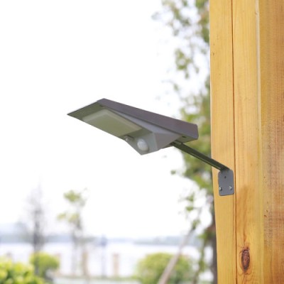 Lampa cu 18 SMD-LED cu senzor de miscare, panou solar 5V/2W si baterie 3,2V/1500mAh BK69214 Automotive TrustedCars foto