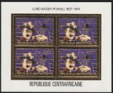 Republica Centrafricana 1984 - Cercetasi, Lord Baden Powell, bloc de 4,dantelat, folio gold, MNH, Mi.1082 A
