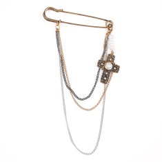 Brosa tip ac cu lanturi si pandantiv cruce