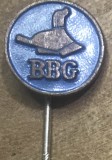Insigna AMS1 Insigna Veche BBG Leipzig - VEB Bodenbearbeitungsger&auml;te - Utilaje Agricole Plug RDG - Emblema Colectie Rever Metal Emailat Ac