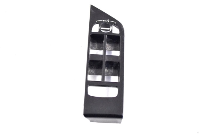 Ornament panou ușă dreapta față LAND ROVER RANGE ROVER EVOQUE L538 2017 OEM: BJ32-23878-A 14148013