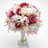 Buchet mare mireasa cu trandafiri criogenati, hortensie criogenata ,plante naturale stabilizate si flori de bumbac, alb-roz , personalizabil cromatic