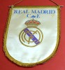 Fanion fotbal - REAL MADRID (dimensiuni mari 41x30 cm) - starea care se vede in foto
