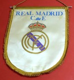 Fanion fotbal - REAL MADRID (dimensiuni mari 41x30 cm) - starea care se vede in foto