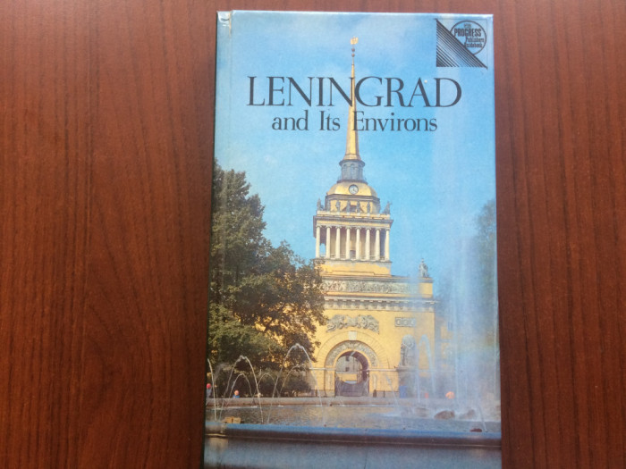leningrad and its environs a guide 1979 ghid turism ilustrat harta in lb engleza