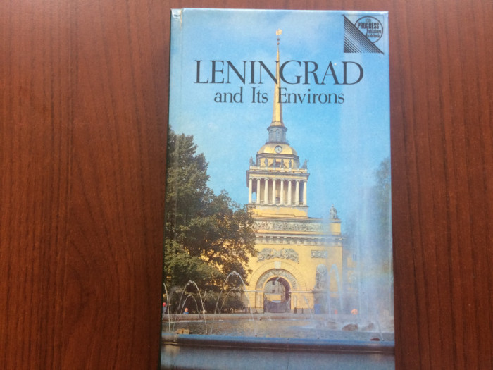 leningrad and its environs a guide Sankt Petersburg 1979 ghid turism lb. engleza
