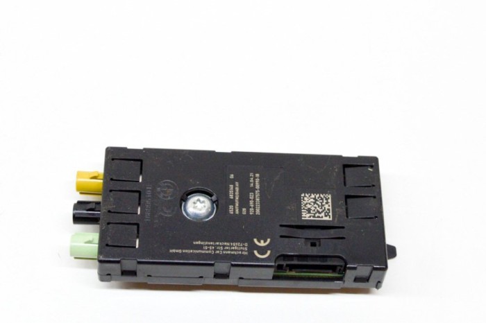 Amplificator de antena BMW 3 G20, G28 2021 OEM: 6835148,920-690-023 | 15431784