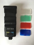 Blitz vintage Rokinon, model 2600 auto (pentru piese) si 4 filtre blitz colorate