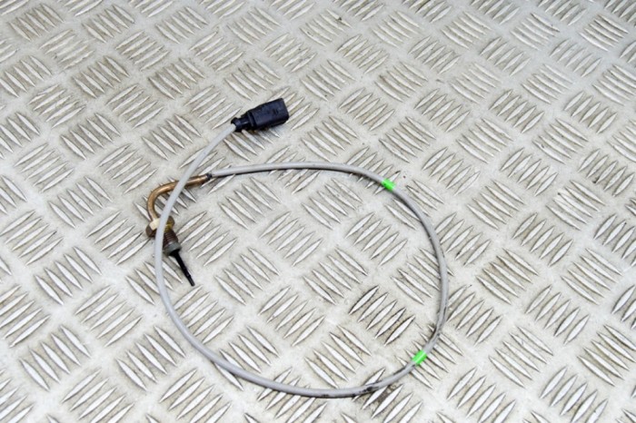 Senzor de temperatură SKODA SUPERB III Estate 3V5 2018 OEM: 04L906088BL 18057912