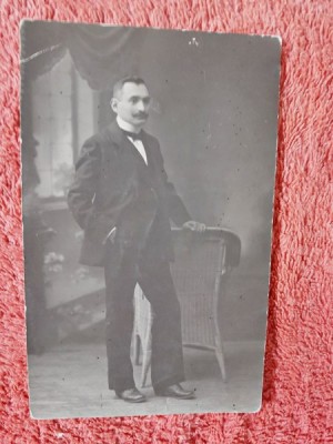 Fotografie tip carte postala, barbat 1917 foto