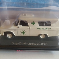 Macheta Dodge D-100 - Ambulancia - 1967 - Deagostini Argentina 1:43