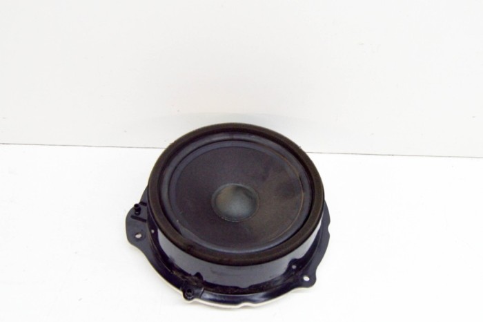 Difuzor ușă dreapta față JAGUAR F-PACE X761 2022 OEM: K8D2-18808-CB 15983615