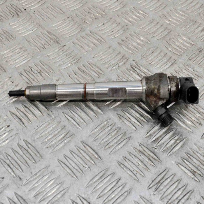 Injector de combustibil VW PASSAT Variant B8 3G5 2015 OEM: 04L130277AD,0445110473 3509356