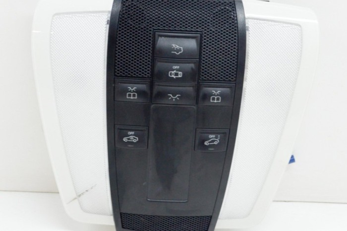 Iluminare interioară MERCEDES-BENZ C T-Model S204 2009 OEM: A2048200823,A2C53250704,28110334,A0128206610 13939351