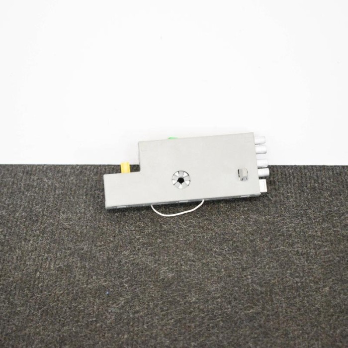 Amplificator de antena VOLVO XC60 2017 OEM: 30761717 4075955