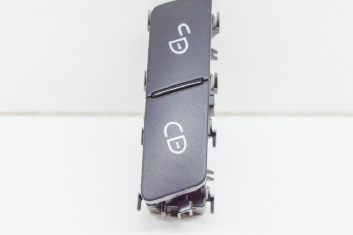 Comutator MERCEDES-BENZ CLS C218 2013 OEM: A2049058502,10023299 11563924