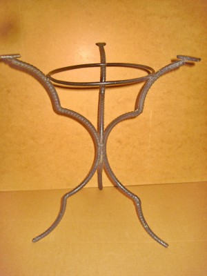 C46-SUPORT fier forjat masuta-etajera-stativ etc sistem Tripod. foto