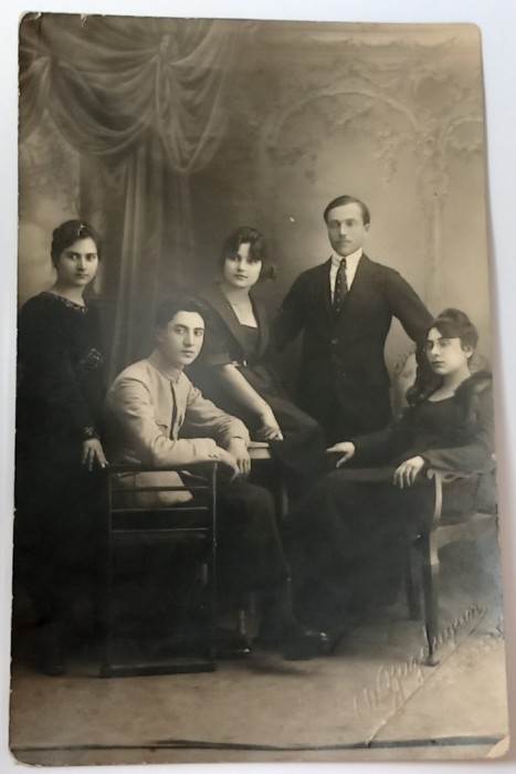 Fotografie de familie - Foto Splendid Buzdugan Bucuresti, anul 1919