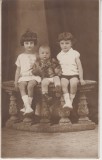 M5 B39 - FOTO - FOTOGRAFIE FOARTE VECHE - trei fratiori - anii 1930