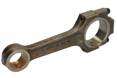 Engine connecting rod fits: DEUTZ BF4M1012; BF6M1012 fits: FENDT 308 FARMER; DEUTZ FAHR 100 A; HYUNDAI 730-3. 730TM-3; LIEBHERR A312 foto