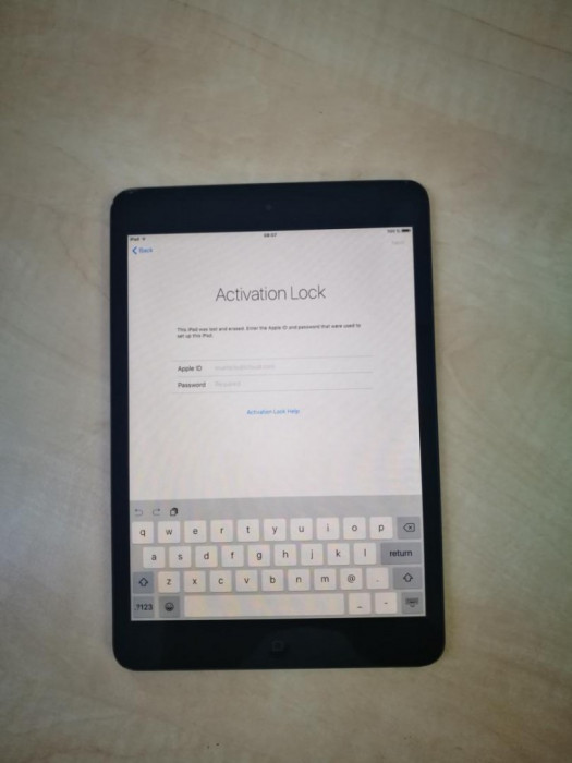 iPad Mini Wifi A1432 16gb - pentru piese : Display Touchscreen Acumulator