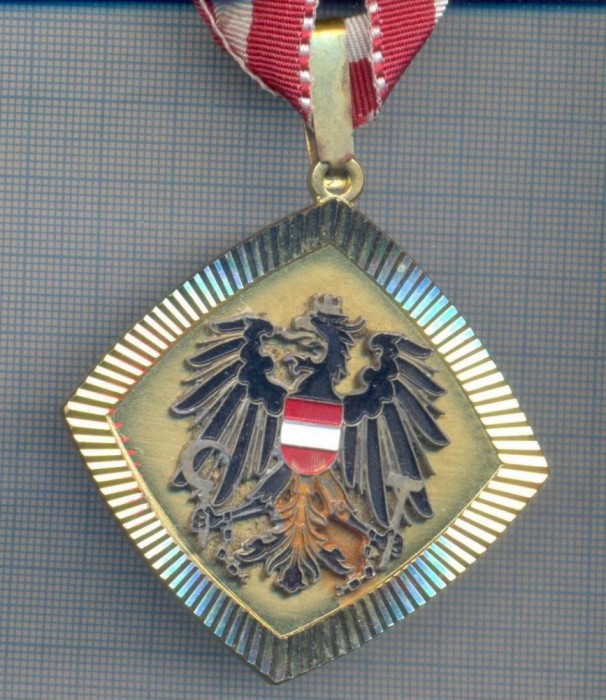 AZ 150 MEDALIE - SPORTIVA - HOCKEY - AUSTRIA -1987