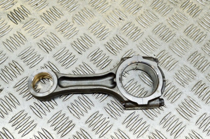 Biela TOYOTA HILUX VII Pick-up _N1_, _N2_, _N3_ 2016 OEM: 13201-30051 11546404