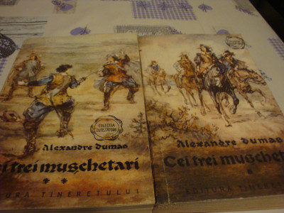 Alexandre Dumas - Cei trei muschetari - 2 volume - 1956 foto