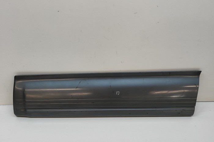 Bandou inferior ușă dreapta față TOYOTA LAND CRUISER 90 _J9_ 1997 OEM: 75071-60010,7507160010 30317877