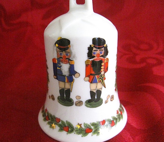 CLOPOTEL CLOPOT PORTELAN SOPHIENTHAL DECOR SPARGATOR DE NUCI - NUSSKNACKER
