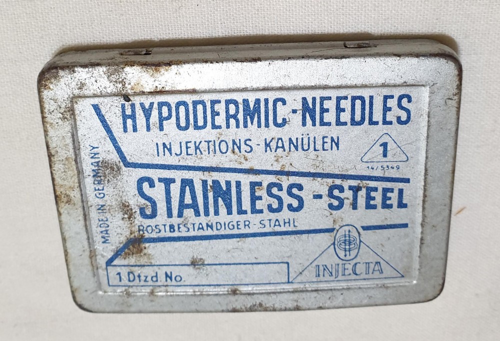 Cutie veche din tabla obiect de colectie HYPODERMIC NEEDLES per interbelica  1930 | Okazii.ro