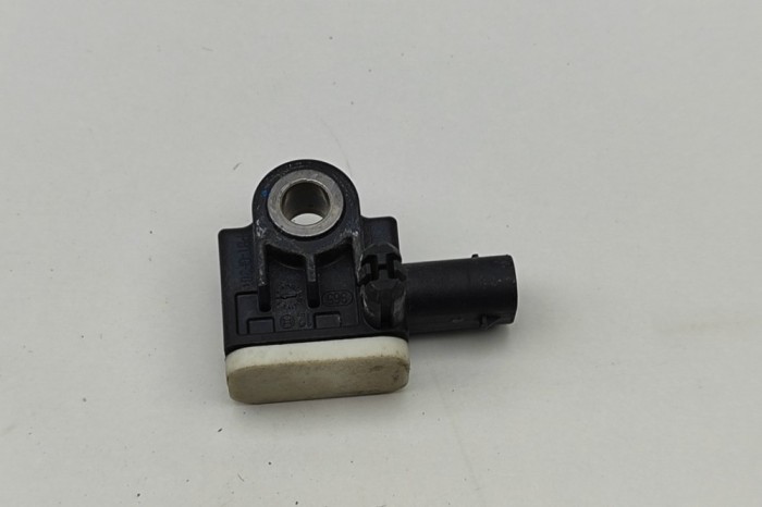 Senzor de impact dreapta spate AUDI A6 Avant 4G5, C7, 4GD 2016 OEM: 4H0959651A | 30404449