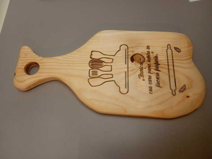 Tocător gravat lemn