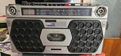 RADIOCASETOFON SANYO MODEL M9500K , FUNCTIONEAZA DOAR RADIO FM ! MADE JAPAN foto