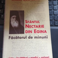 Sfantul Nectarie din Eghina, facatorul de minuni - Monahul Teoclit Dionisiatul