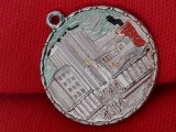Distictie veche RARA,suvenir,breloc,medalie Comemorativa 1944/1964,metalica