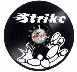Ceas de perete decorativ realizat din disc de vinil, Model Bowling Strike, Bila in Impact cu Popicele, Text Stilizat Strike, Negru Premium, 30 cm
