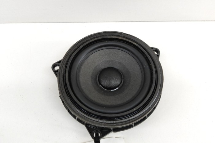 Difuzor ușă st&acirc;nga față BMW i4 G26 2022 OEM: 2622469 23676802