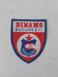 Emblema fotbal DINAMO Bucuresti, ecuson cu sigla, RSR anii 80, colectie