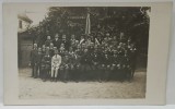 ELEVI CU PROFESORI , FOTOGRAFIE DE GRUP IN EXTERIOR ( TRANSILVANIA ?) , INCEPUTUL SEC. XX