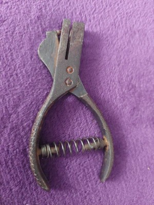 Compostor vechi de bilete de tren,perforator controlor CFR,capsator bilete CFR C foto