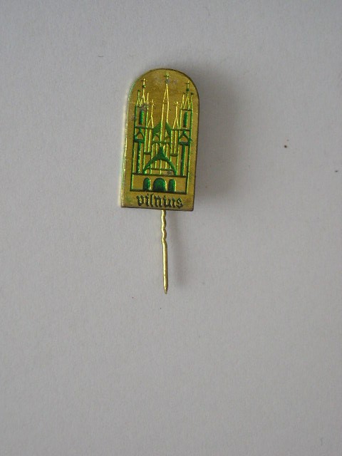 QW9 L 76 - insigna - tematica orase - Vilnius - Fosta URSS